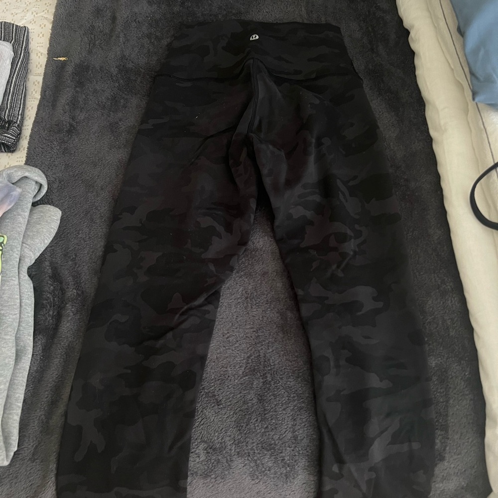 Lulu lemon 21’ crop leggings mid rise